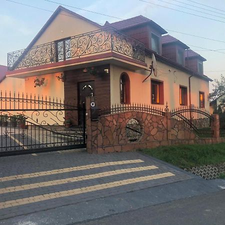 Apartamenty u Maksa Krzywcza Bagian luar foto